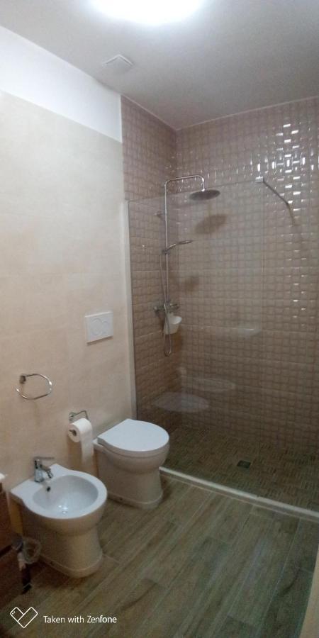 B&B Excelsior Лече Екстериор снимка